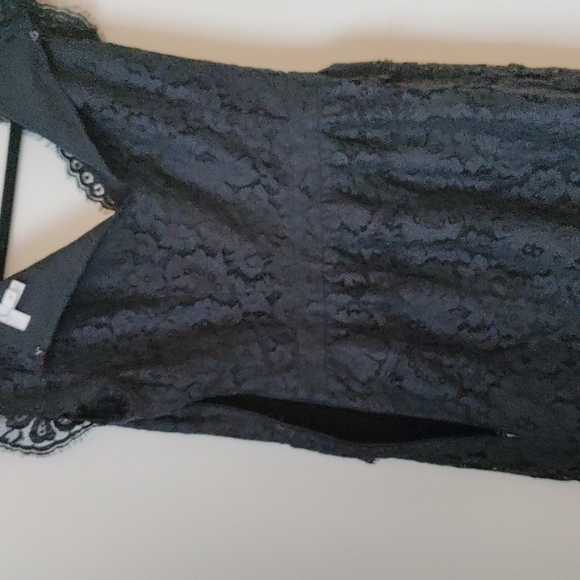 Joie Lace Dress - Picture 10 of 11